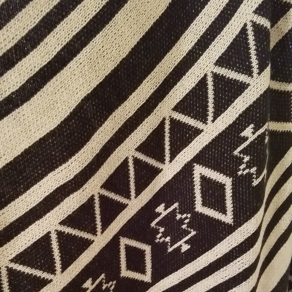 Sweater  Vest - Picture 3 of 4